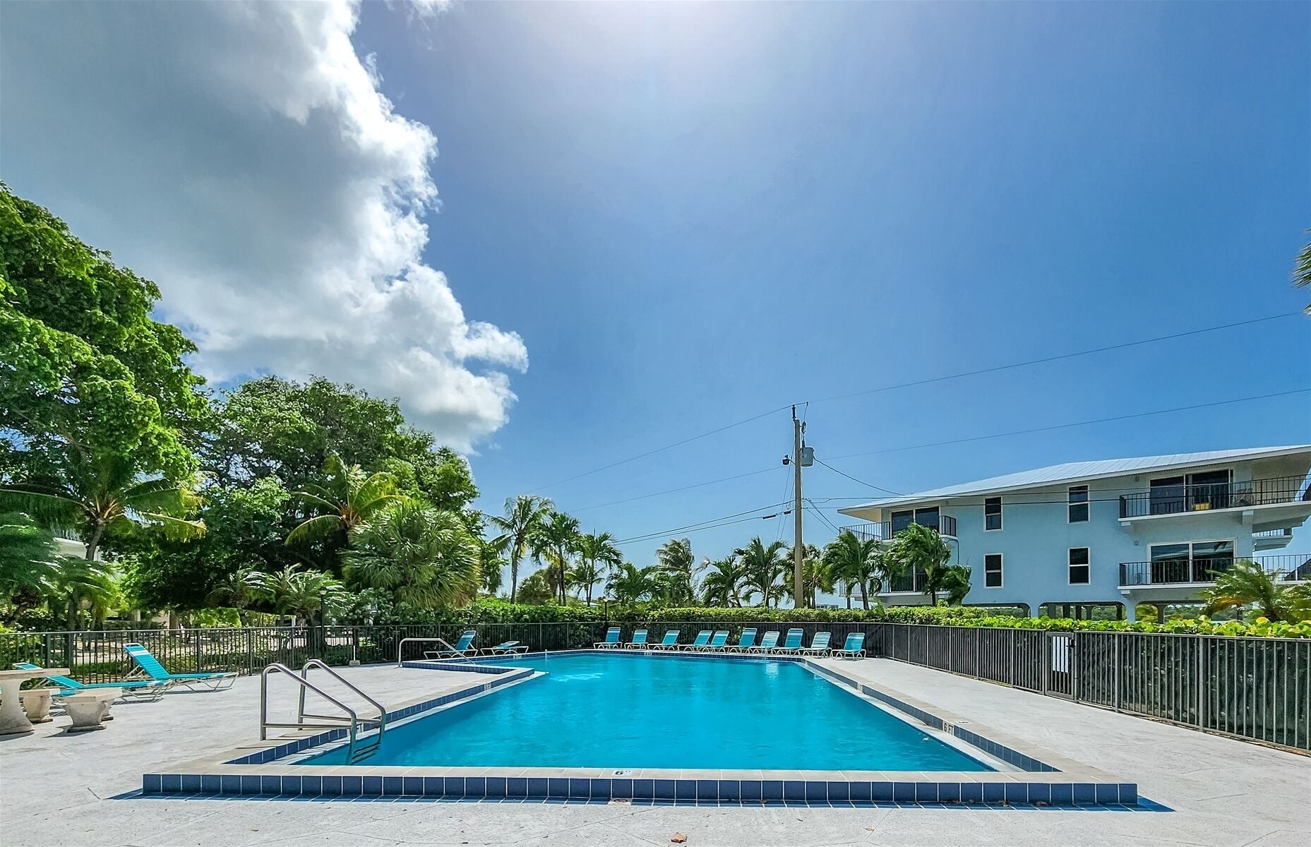 Cozy Castaway: 2-Bedroom/2.5-Bathroom Condo with Open Water Views, Shared Pool,