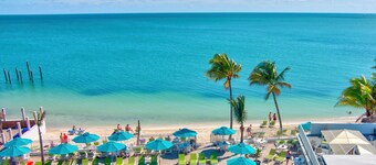 Rose All Day updated 2bed/2bath half duplex in KCB with dockage & Cabana Club access