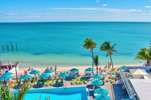 Rose All Day updated 2bed/2bath half duplex in Kcb with dockage & Cabana Club access