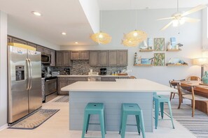 Unclassified image, 3 of 47, button