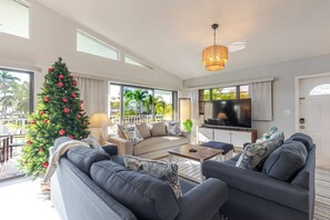 Unclassified image, 3 of 47, button