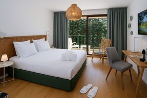 Room, Lake View | Individually decorated, individually furnished, desk, blackout drapes - Domaine Les Sources de Dieulefit (Dieulefit)