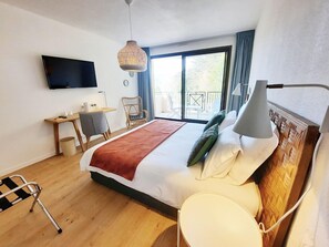 Quarto, vista para o parque | Individualmente decorados, individualmente mobiliados, escrivaninha