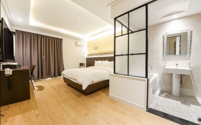 호텔 더 에이치