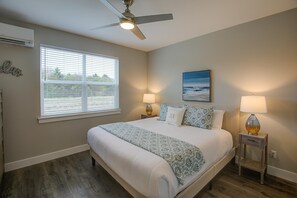 4 habitaciones, tabla de planchar con plancha, internet y ropa de cama 