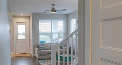 The Jetty House - Oyhut Bay Seaside Village