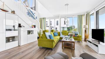 Fernseher, Kamin, DVD-Player, Stereoanlage