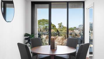 Executive-lejlighed - 2 soveværelser | Spisestue