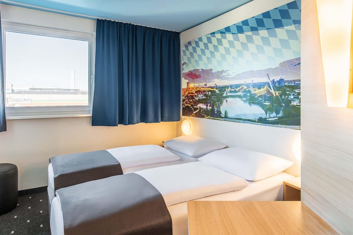 Twin Room | Desk, laptop workspace, soundproofing, free WiFi