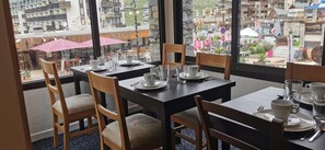 Dinner served, Regional cuisine - Curling Hôtel & Bar (Tignes)