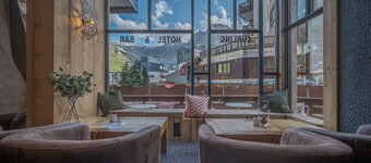 Curling Hôtel & Bar