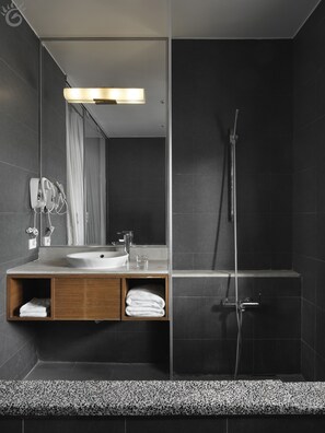 Elite Double Room | Bathroom | Separate bathtub and shower, spring water bathtub, free toiletries - TianTong Health Resort (Touwu)