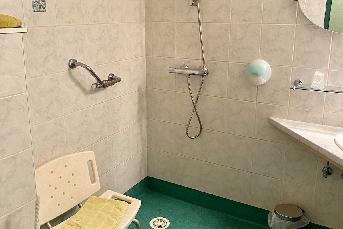 Chambre Triple | Salle de bain
