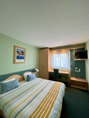 Basic Double Room - Hotel de l Europort (Saint-Avold)