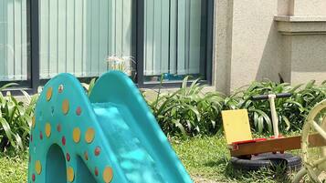 พื้นที่เล่นสำหรับเด็ก - กลางแจ้ง