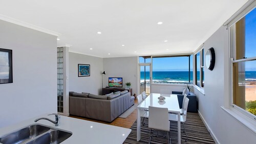 Golden Sands 1 - Absolute Beachfront