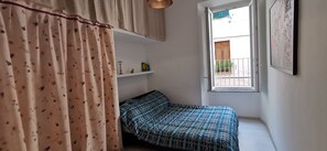 1 bedroom, iron/ironing board, WiFi, bed sheets - Chic & Modern 1 bed apartment, 4 sleeps, Vatican (roma)