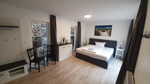 Chambre Double (King Size Bed)