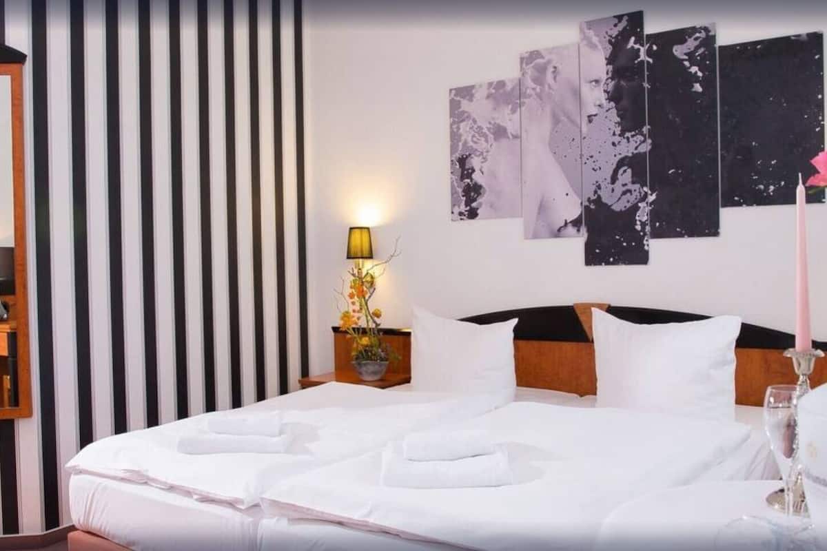 1 bedroom, desk, free WiFi