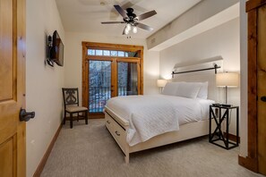 5 habitaciones, tabla de planchar con plancha, wifi y ropa de cama 