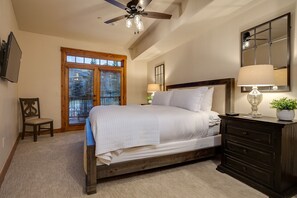 5 bedrooms, iron/ironing board, WiFi, bed sheets