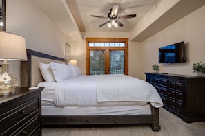 5 habitaciones, tabla de planchar con plancha, wifi y ropa de cama 