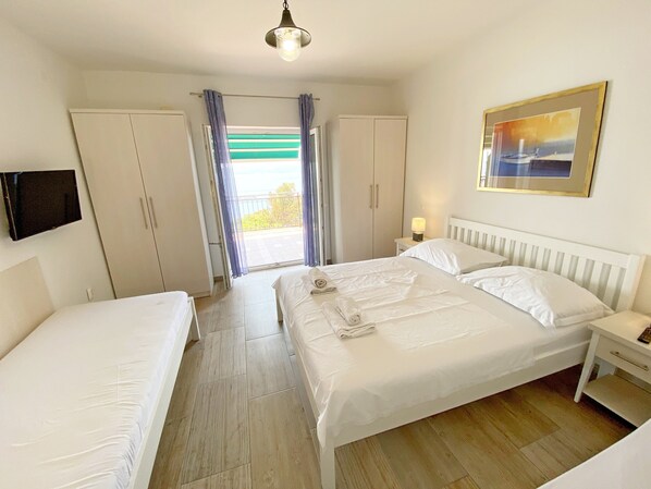 2 bedrooms, internet, bed sheets