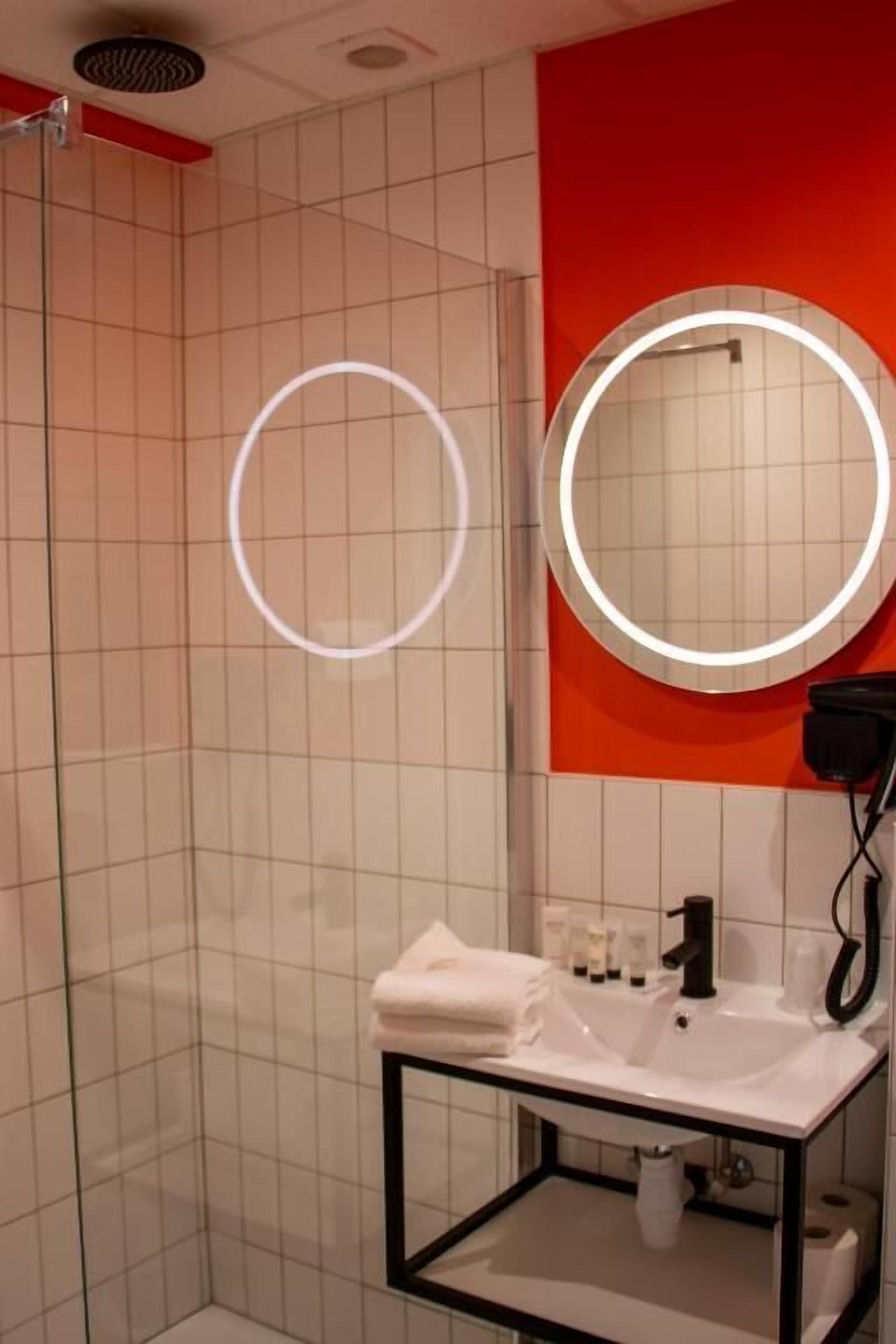 shower, rainfall showerhead, towels