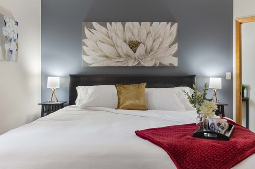 King Bed-FAST WiFi - Undrgrd Parking - Near Froedtert