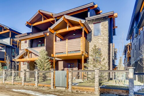 Awesome New Construction just off Frisco's Fabulous Main Street!!