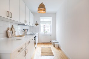 Réfrigérateur, four, plaque de cuisson, lave-vaisselle