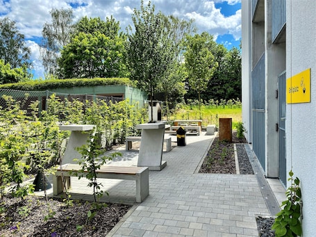 BBQ/picnic area. Das Schlafwerk Stuttgart-Nord
