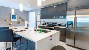 Private kitchen - Moradda Townhouse With Splash Pool at Le Reve 3944 (Kissimmee)