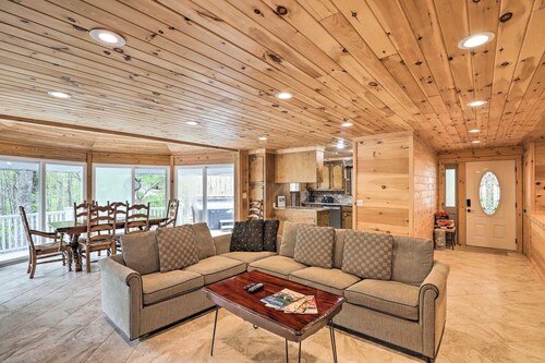 Raven Rock - 31 Acres, HOT TUB, Stream, fire Pit, Private, High Speed Internet