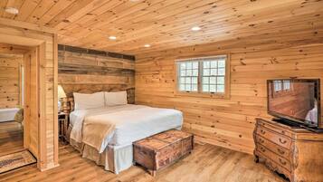 3 bedrooms, iron/ironing board, free WiFi, bed sheets
