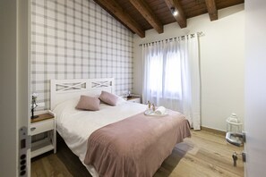 3 bedrooms, desk, iron/ironing board, free WiFi - Casa Juliana Agroturismo Gabasa (Gabasa)