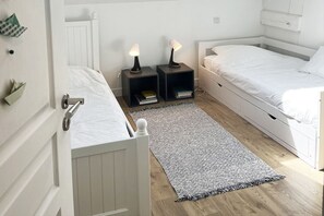 3 bedrooms, iron/ironing board, free WiFi