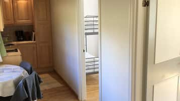Lejlighed - 2 soveværelser | Privat tekøkken | Køleskab på fællesareal, mikrobølgeovn på fællesareal
