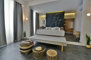 Deluxe Double Room | In-room safe, laptop workspace, free WiFi, bed sheets - Hydra Icons (Hydra)