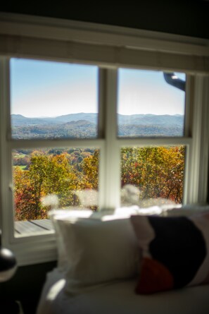 6 chambres, coffres-forts dans les chambres, bureau