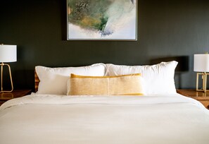 6 bedrooms, in-room safe, desk, iron/ironing board