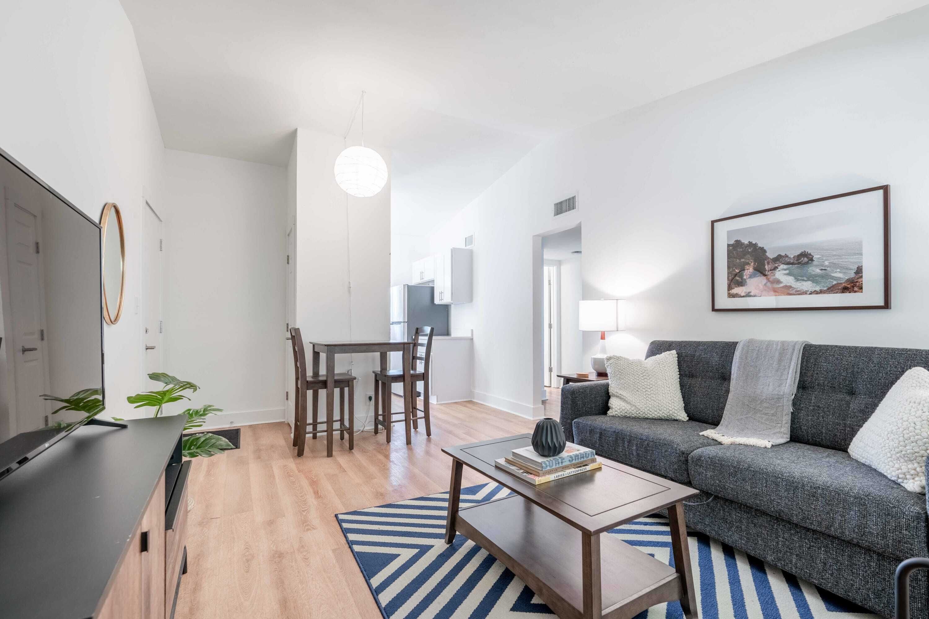 Comfortable & Convenient 2 Bed Apartment!