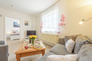 TV, DVD-spiller og stereoanlegg