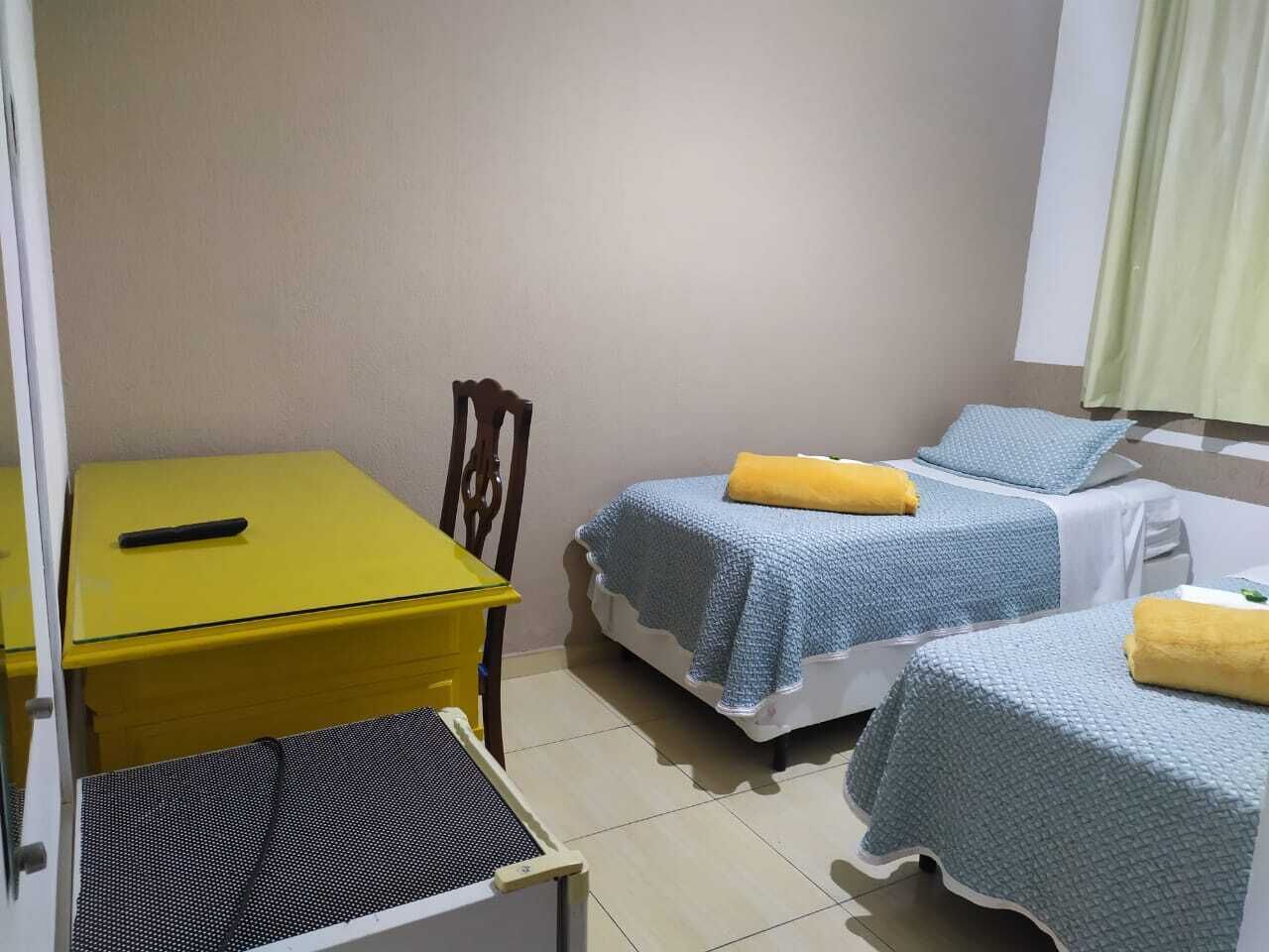 basic twin room | 1 bedroom, minibar, desk, free wifi