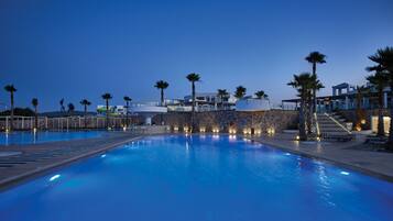 Sesongbasert utendørsbasseng