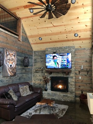 Smart-TV, peis, videospill og fotballspill