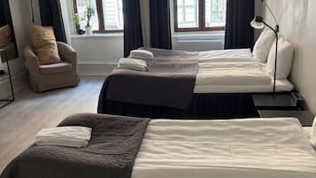 ห้องพรีเมียมทริปเปิล | 1 ห้องนอน, เครื่องนอนป้องกันสารก่อภูมิแพ้, ผ้านวมขนเป็ด, โต๊ะทำงาน