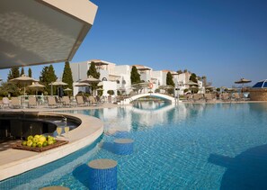 4 bars/lounges, 2 poolside bars, swim-up bar, beach bar - Atlantica Marmari Palace (Kos)