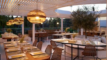 4 Restaurants, FrĂŒhstĂŒck, Mittagessen, Abendessen, internationale KĂŒche