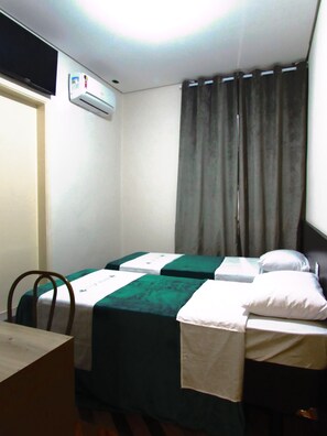 Phòng 2 giường đơn Economy | Minibar, truy cập Internet không dây miễn phí